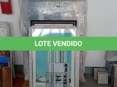 LOTE 104 - 01-LOTE C/ MOLDURAS PARA QUADROS (NO ESTADO)