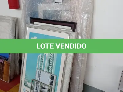 LOTE 104 - 01-LOTE C/ MOLDURAS PARA QUADROS (NO ESTADO)