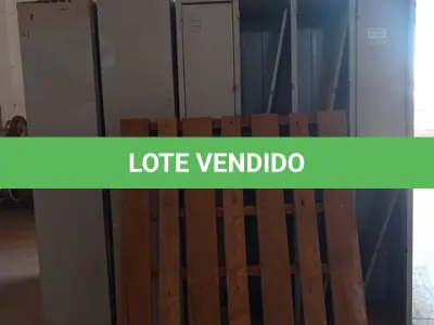 LOTE 027 - 01-LOTE CONTENDO ARMÁRIOS ROUPEIROS (SUCATA) (NO ESTADO)