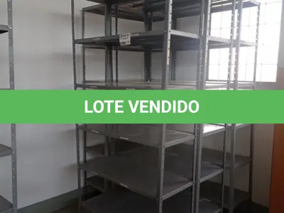 LOTE 100 - 04-ESTANTES EM FERRO C/05-PRATELEIRAS (NO ESTADO)