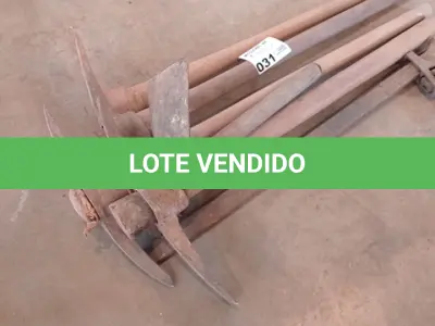 LOTE 031 - 01-KIT FERRAMENTAS 04-PICARETAS ,01CHAVE INGLESA (NO ESTADO)