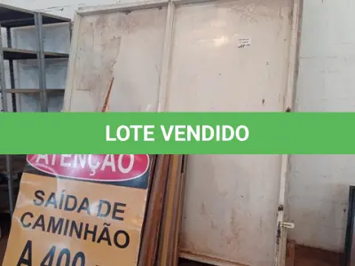 LOTE 007 - 02-PORTÕES DE FERRO 2M X2M E 12-PAINEIS DE AVISO(NO ESTADO)