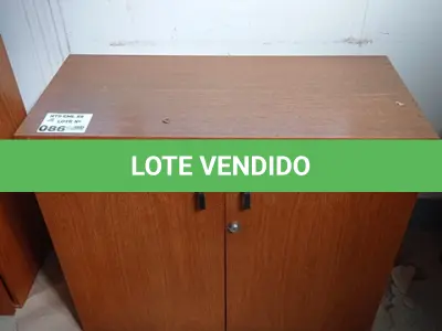 LOTE 086 - 01-ARMÁRIO EM MADEIRA 02-PORTAS (NO ESTADO)