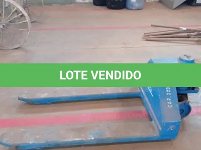 LOTE 055 - 01-PALETEIRA 2 TONELADAS (NO ESTADO)