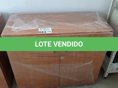 LOTE 083 - 01- ARMÁRIO EM MADEIRA, 02-PORTAS (NO ESTADO)