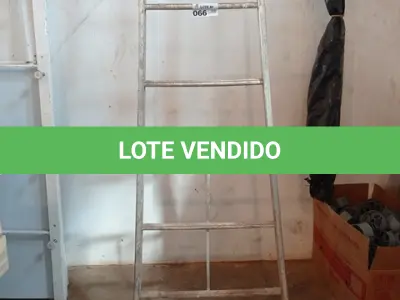 LOTE 066 - 01-ESCADA EM ALUMÍNIO (NO ESTADO)