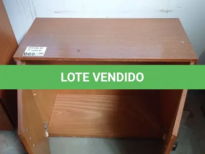 LOTE 086 - 01-ARMÁRIO EM MADEIRA 02-PORTAS (NO ESTADO)