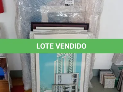 LOTE 104 - 01-LOTE C/ MOLDURAS PARA QUADROS (NO ESTADO)