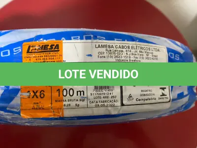 LOTE 118 - 01 ROLO DE CABO FLEXÍVEL LAMEFLAM 6MM COM 100 METROS MARCA LAMESA  COR AZUL(NOVO)(NO ESTADO)