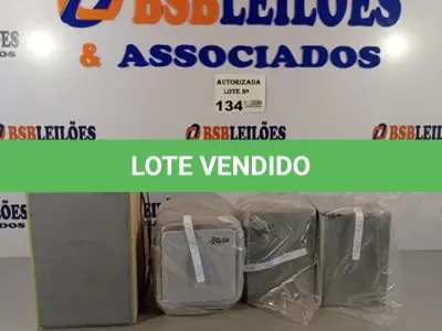 LOTE 134 - 04 CAIXAS DE SOM. (NO ESTADO, NÃO SABEMOS SE FUNCIONA. LEILÃO NÃO TEM GARANTIA E NEM DEVOLUÇÃO).