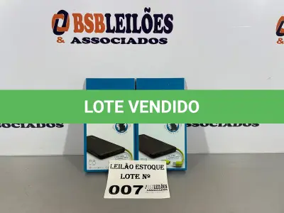 LOTE 007 - 02 POWERBANKS NA COR PRETA (NO ESTADO, NÃO SABEMOS SE FUNCIONA. LEILÃO NÃO TEM GARANTIA E NEM DEVOLUÇÃO)