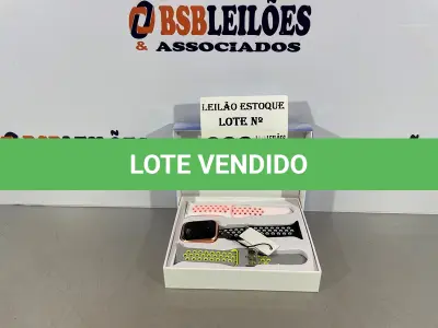 LOTE 033 - 01 SMARTWATCH COM MULTIPLAS PULSEIRAS (NO ESTADO, NÃO SABEMOS SE FUNCIONA. LEILÃO NÃO TEM GARANTIA E NEM DEVOLUÇÃO)