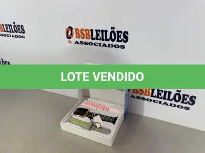 LOTE 033 - 01 SMARTWATCH COM MULTIPLAS PULSEIRAS (NO ESTADO, NÃO SABEMOS SE FUNCIONA. LEILÃO NÃO TEM GARANTIA E NEM DEVOLUÇÃO)