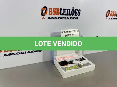 LOTE 033 - 01 SMARTWATCH COM MULTIPLAS PULSEIRAS (NO ESTADO, NÃO SABEMOS SE FUNCIONA. LEILÃO NÃO TEM GARANTIA E NEM DEVOLUÇÃO)