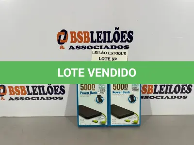LOTE 028 - 02 POWERBANKS NA COR PRETA (NO ESTADO, NÃO SABEMOS SE FUNCIONA. LEILÃO NÃO TEM GARANTIA E NEM DEVOLUÇÃO)