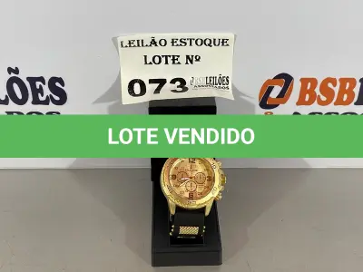 LOTE 073 - 01 RELÓGIO DOURADO COM PRETO PULSEIRA EMBORRACHADA (NO ESTADO, NÃO SABEMOS SE FUNCIONA. LEILÃO NÃO TEM GARANTIA E NEM DEVOLUÇÃO)