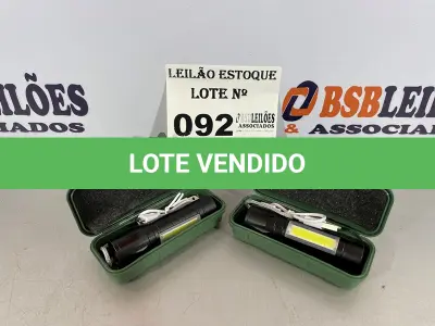 LOTE 092 - 01 KIT LANTERNA MILITAR TÁTICA. (NO ESTADO, NÃO SABEMOS SE FUNCIONA. LEILÃO NÃO TEM GARANTIA E NEM DEVOLUÇÃO)