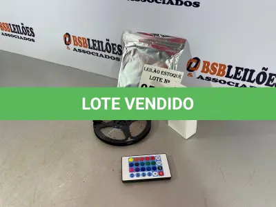 LOTE 050 - 01 FITA LED MULTICOLOR COM 5 METROS (NO ESTADO, NÃO SABEMOS SE FUNCIONA. LEILÃO NÃO TEM GARANTIA E NEM DEVOLUÇÃO)