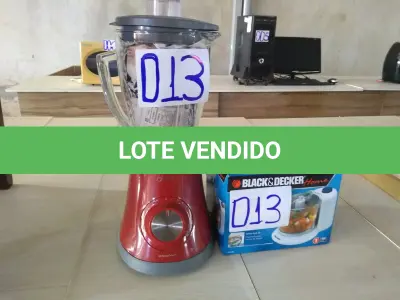 LOTE 013 - 01 (UM) LIQUIDIFICADOR COM COPO EM VIDRO, MARCA OESTE, NA COR VERMELHA E 01 (UM) MINIPROCESSADOR, MARCA BLACK & DECKER. (NO ESTADO)