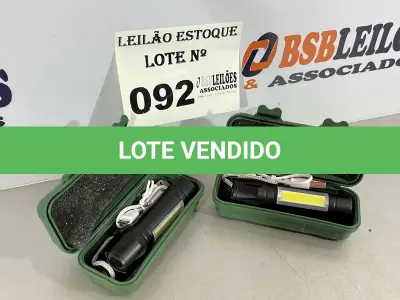 LOTE 092 - 01 KIT LANTERNA MILITAR TÁTICA. (NO ESTADO, NÃO SABEMOS SE FUNCIONA. LEILÃO NÃO TEM GARANTIA E NEM DEVOLUÇÃO)