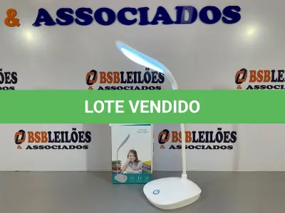LOTE 036 - 01 LAMPADA DE MESA LED COM BATERIA INCLUSA (NO ESTADO, NÃO SABEMOS SE FUNCIONA. LEILÃO NÃO TEM GARANTIA E NEM DEVOLUÇÃO)