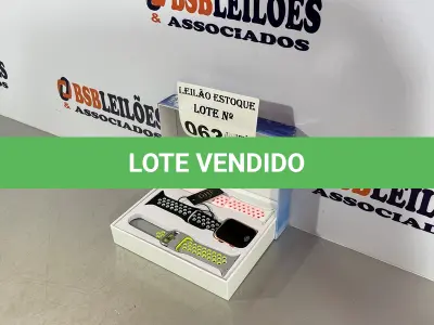 LOTE 063 - 01 SMARTWATCH COM MULTIPLAS PULSEIRAS (NO ESTADO, NÃO SABEMOS SE FUNCIONA. LEILÃO NÃO TEM GARANTIA E NEM DEVOLUÇÃO)