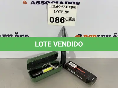 LOTE 086 - 01 KIT LANTERNA TÁTICA MILITAR + CANIVETE SEMI AUTOMÁTICO (NO ESTADO, NÃO SABEMOS SE FUNCIONA. LEILÃO NÃO TEM GARANTIA E NEM DEVOLUÇÃO)