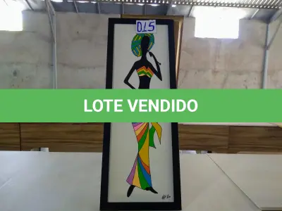 LOTE 015 - 02 (DOIS) QUADROS PINTURA DE “BAIANA”, 01 (UM) MINI QUADRO DE GIRASSOL E 01 QUADRO PARA FUTEBOL DE BOTÃO MARCA XALINGÃ.(NO ESTADO)