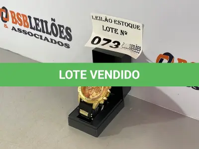 LOTE 073 - 01 RELÓGIO DOURADO COM PRETO PULSEIRA EMBORRACHADA (NO ESTADO, NÃO SABEMOS SE FUNCIONA. LEILÃO NÃO TEM GARANTIA E NEM DEVOLUÇÃO)