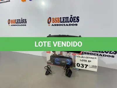 LOTE 037 - 01 CAIXA DE SOM TAMANHO M (NO ESTADO, NÃO SABEMOS SE FUNCIONA. LEILÃO NÃO TEM GARANTIA E NEM DEVOLUÇÃO)