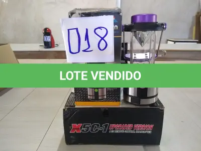 LOTE 018 - 01 (UM) DRONE COM CONTROLE REMOTO MOD.X5C, 03 (TRÊS) LANTERNAS DE LED RECARREGÁVEL E 01 (UM) CAMPING LANTERNA. (NO ESTADO)