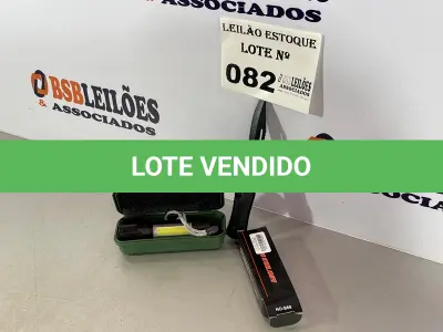 LOTE 082 - 01 KIT LANTERNA MILITAR TÁTICA + CANIVETE (NO ESTADO, NÃO SABEMOS SE FUNCIONA. LEILÃO NÃO TEM GARANTIA E NEM DEVOLUÇÃO)