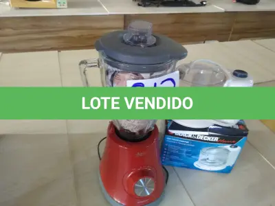 LOTE 013 - 01 (UM) LIQUIDIFICADOR COM COPO EM VIDRO, MARCA OESTE, NA COR VERMELHA E 01 (UM) MINIPROCESSADOR, MARCA BLACK & DECKER. (NO ESTADO)