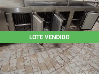 LOTE 022 - 01 BALCÃO REFRIGERADO 05 PORTAS EM INOX. (NO ESTADO DE CONSERVAÇÃO QUE SE ENCONTRA. NÃO SABEMOS SE FUNCIONA. LEILÃO NÃO TEM GARANTIA E NEM DEVOLUÇÃO).