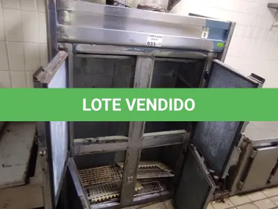 LOTE 033 - 01 GELADEIRA INDUSTRIAL COM 04 PORTAS EM INOX. (NO ESTADO, NÃO SABEMOS SE FUNCIONA. LEILÃO NÃO TEM GARANTIA E NEM DEVOLUÇÃO).