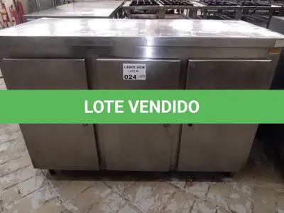 LOTE 024 - 01 ARMÁRIO COM 03 PORTAS E 03 PRATELEIRAS, EM INOX. (NO ESTADO DE CONSERVAÇÃO QUE SE ENCONTRA. LEILÃO NÃO TEM GARANTIA E NEM DEVOLUÇÃO).
