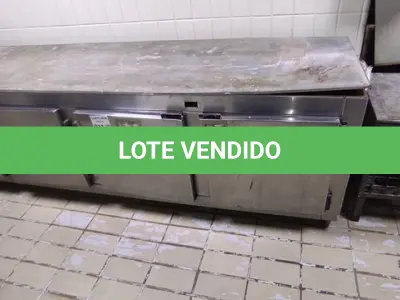 LOTE 031 - 01 BALCÃO REFRIGERADO COM 04 PORTAS EM INOX. (NO ESTADO, NÃO SABEMOS SE FUNCIONA. LEILÃO NÃO TEM GARANTIA E NEM DEVOLUÇÃO).