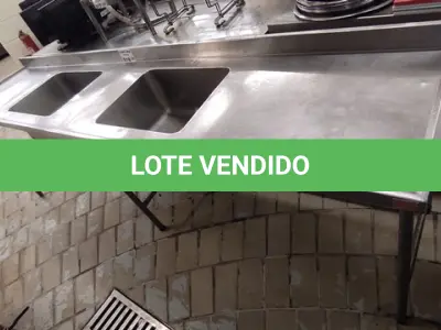 LOTE 018 - 01 PIA DE INOX COM 02 CUBAS FUNDAS MEDINDO 2,00 X 0, 69.(NO ESTADO DE CONSERVAÇÃO QUE SE ENCONTRAM. LEILÃO NÃO TEM GARANTIA E NEM DEVOLUÇÃO).