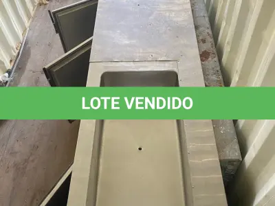 LOTE 042 - 01 BALCÃO REFRIGERADO DE 03 PORTAS. (NO ESTADO, NÃO SABEMOS SE FUNCIONA. LEILÃO NÃO TEM GARANTIA E NEM DEVOLUÇÃO).