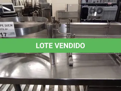 LOTE 017 - 01 BASE PARA APOIO DE RÉCHAUD REDONDO E OUTRA RETANGULAR.(NO ESTADO DE CONSERVAÇÃO QUE SE ENCONTRAM. LEILÃO NÃO TEM GARANTIA E NEM DEVOLUÇÃO).