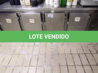 LOTE 030 - 01 BALCÃO REFRIGERADO COM 05 PORTAS EM INOX. (NO ESTADO, NÃO SABEMOS SE FUNCIONA. LEILÃO NÃO TEM GARANTIA E NEM DEVOLUÇÃO).