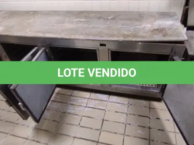 LOTE 031 - 01 BALCÃO REFRIGERADO COM 04 PORTAS EM INOX. (NO ESTADO, NÃO SABEMOS SE FUNCIONA. LEILÃO NÃO TEM GARANTIA E NEM DEVOLUÇÃO).