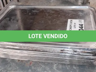 LOTE 044 - 20 BANDEJAS DE INOX.(NO ESTADO QUE SE ENCONTRA. LEILÃO NÃO TEM GARANTIA E NEM DEVOLUÇÃO).
