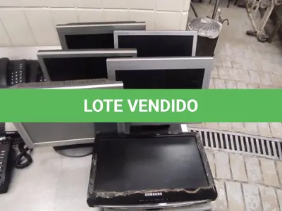 LOTE 002 - 07 MONITORES MARCAS E MODELOS DIVERSOS. (NO ESTADO DE CONSERVAÇÃO QUE SE ENCONTRAM. LEILÃO NÃO TEM GARANTIA E NEM DEVOLUÇÃO).