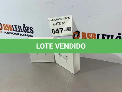 LOTE 047 - 02 FONES DE OUVIDO BLUETOOTH WIRELESS (NO ESTADO, NÃO SABEMOS SE FUNCIONA. LEILÃO NÃO TEM GARANTIA E NEM DEVOLUÇÃO)