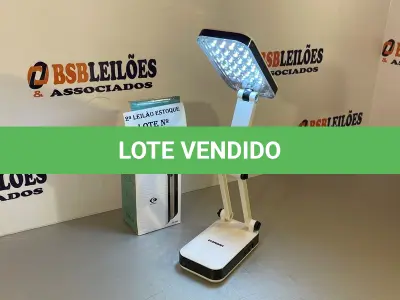 LOTE 058 - 01 ABAJOUR DE MESA LED (NO ESTADO, NÃO SABEMOS SE FUNCIONA. LEILÃO NÃO TEM GARANTIA E NEM DEVOLUÇÃO)