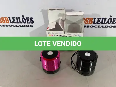 LOTE 017 - 02 CAIXA DE SOM MINI (NO ESTADO, NÃO SABEMOS SE FUNCIONA. LEILÃO NÃO TEM GARANTIA E NEM DEVOLUÇÃO)
