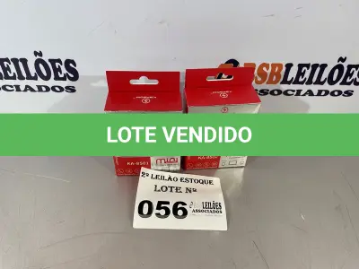 LOTE 056 - 02 CAIXAS DE SOM MINI BLUETOOTH (NO ESTADO, NÃO SABEMOS SE FUNCIONA. LEILÃO NÃO TEM GARANTIA E NEM DEVOLUÇÃO)
