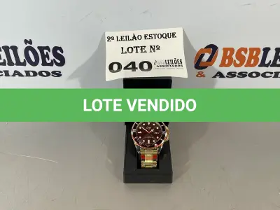 LOTE 040 - 01 RELÓGIO PRETO COM DOURADO (NO ESTADO, NÃO SABEMOS SE FUNCIONA. LEILÃO NÃO TEM GARANTIA E NEM DEVOLUÇÃO)