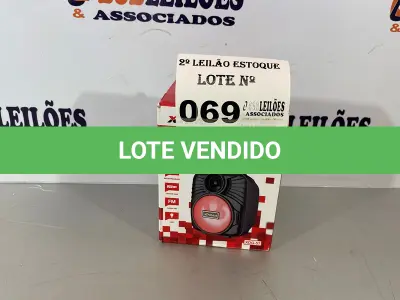 LOTE 069 - 01 CAIXA DE SOM PORTATIL COM SUPORTE PARA CELULAR (NO ESTADO, NÃO SABEMOS SE FUNCIONA. LEILÃO NÃO TEM GARANTIA E NEM DEVOLUÇÃO)
